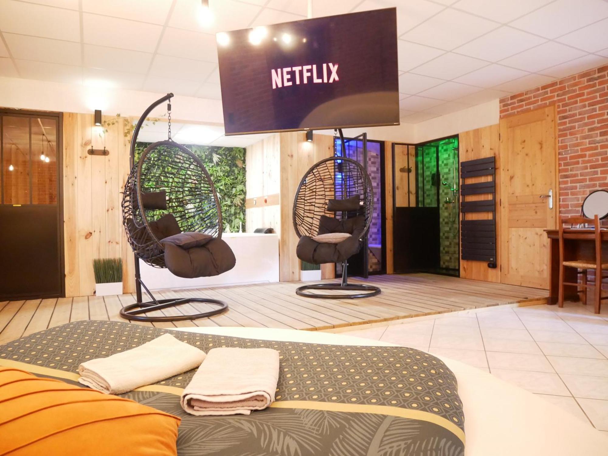 Apartment Du Berry - Loveroom Avec Sauna, Hammam, Jacuzzi Privatifs *