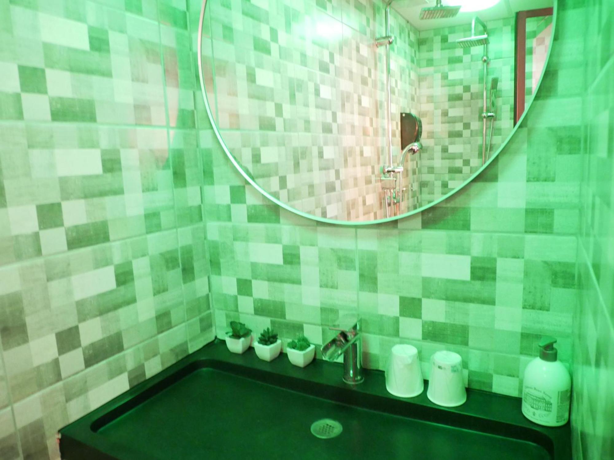Apartment Du Berry - Loveroom Avec Sauna, Hammam, Jacuzzi Privatifs